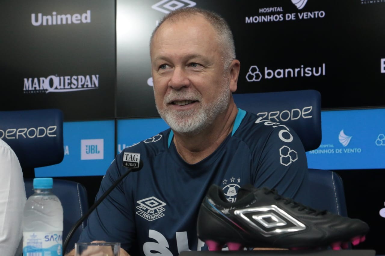 Mano Menezes foi anunciado como novo técnico do Grêmio (Foto: Fernando Moreno/AGIF)