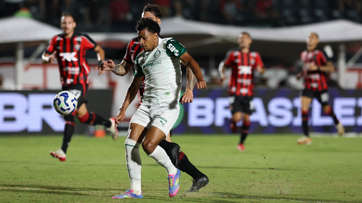 Reservas do Palmeiras revelam fragilidades do elenco em análise recente