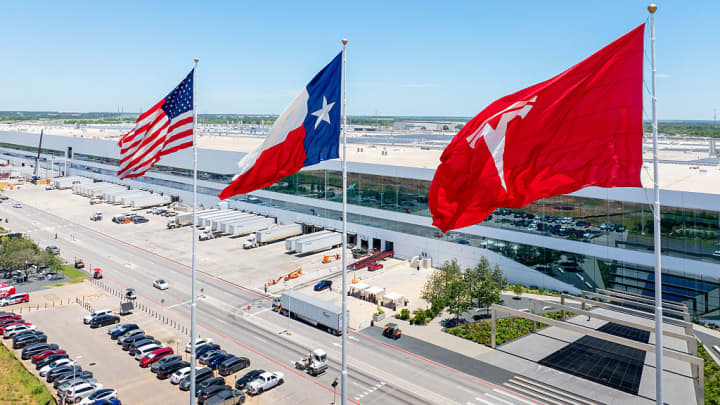 Tesla recebe autorização para operar serviço de transporte com robôs em Texas