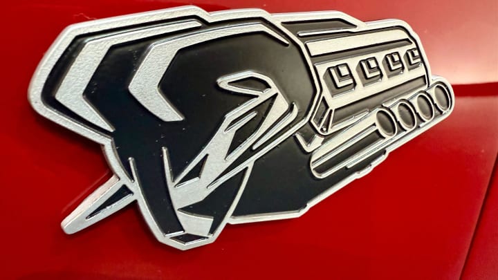 Stellantis traz de volta o motor V-8 Hemi para a picape Ram 1500 em 2025