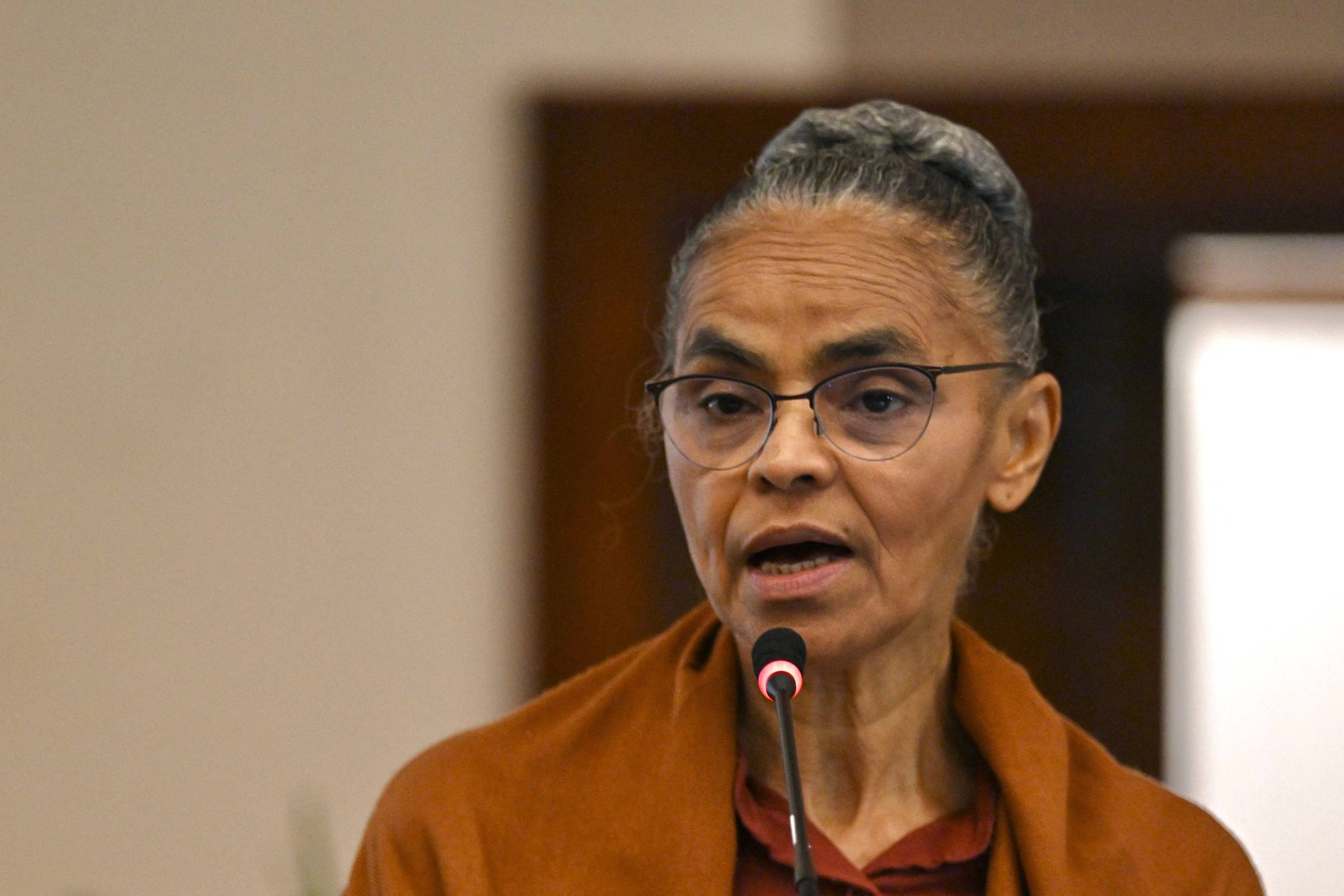 Marina Silva destaca a importância da COP30 em meio a desafios geopolíticos e climáticos