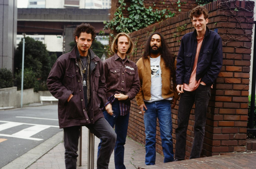Ben Shepherd, baixista do Soundgarden, mencionou um álbum inédito da banda durante uma homenagem a Chris Cornell no aniversário de sua morte. (Foto: Reprodução)