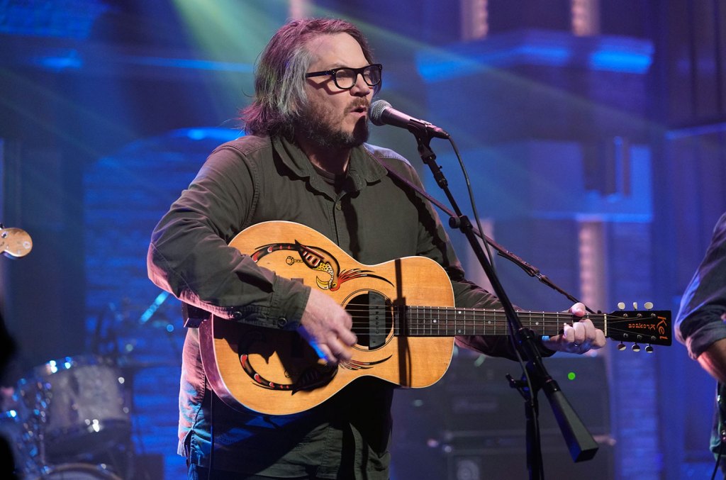 Jeff Tweedy, do Wilco, lança novo álbum triplo intitulado 'Twilight Override'