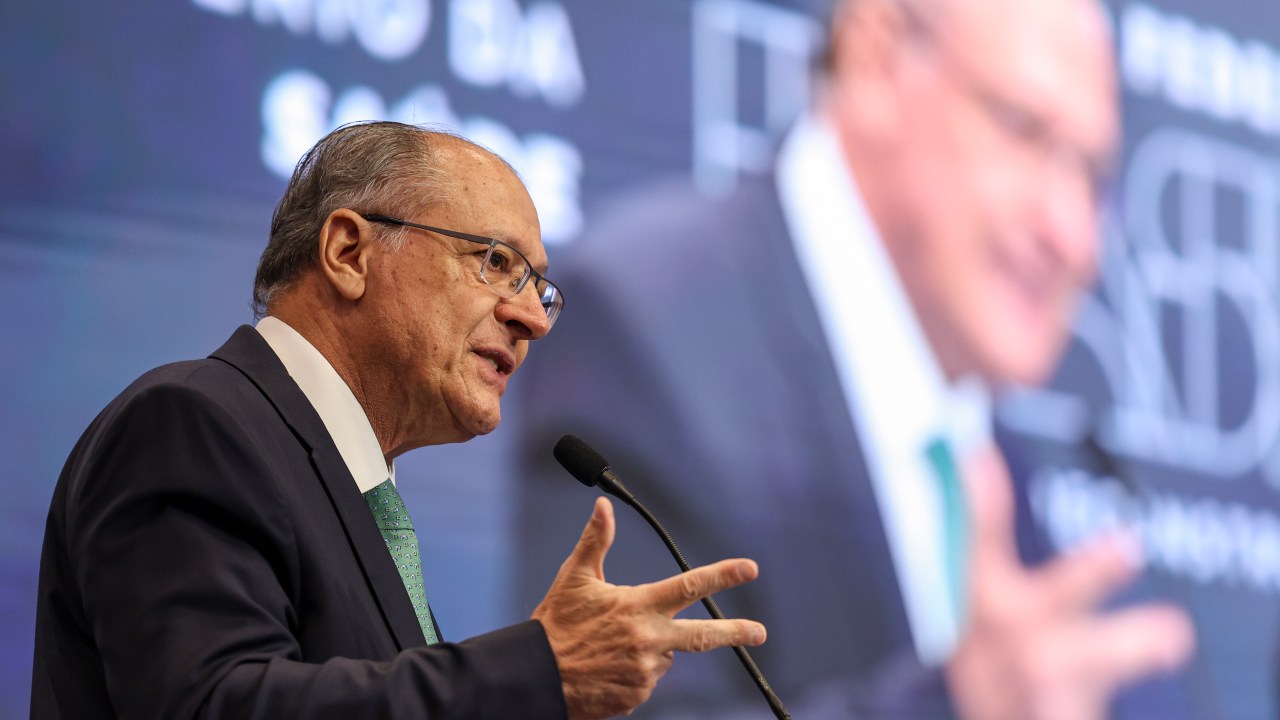 Governo federal prioriza diálogo com Estados Unidos e descarta retaliações