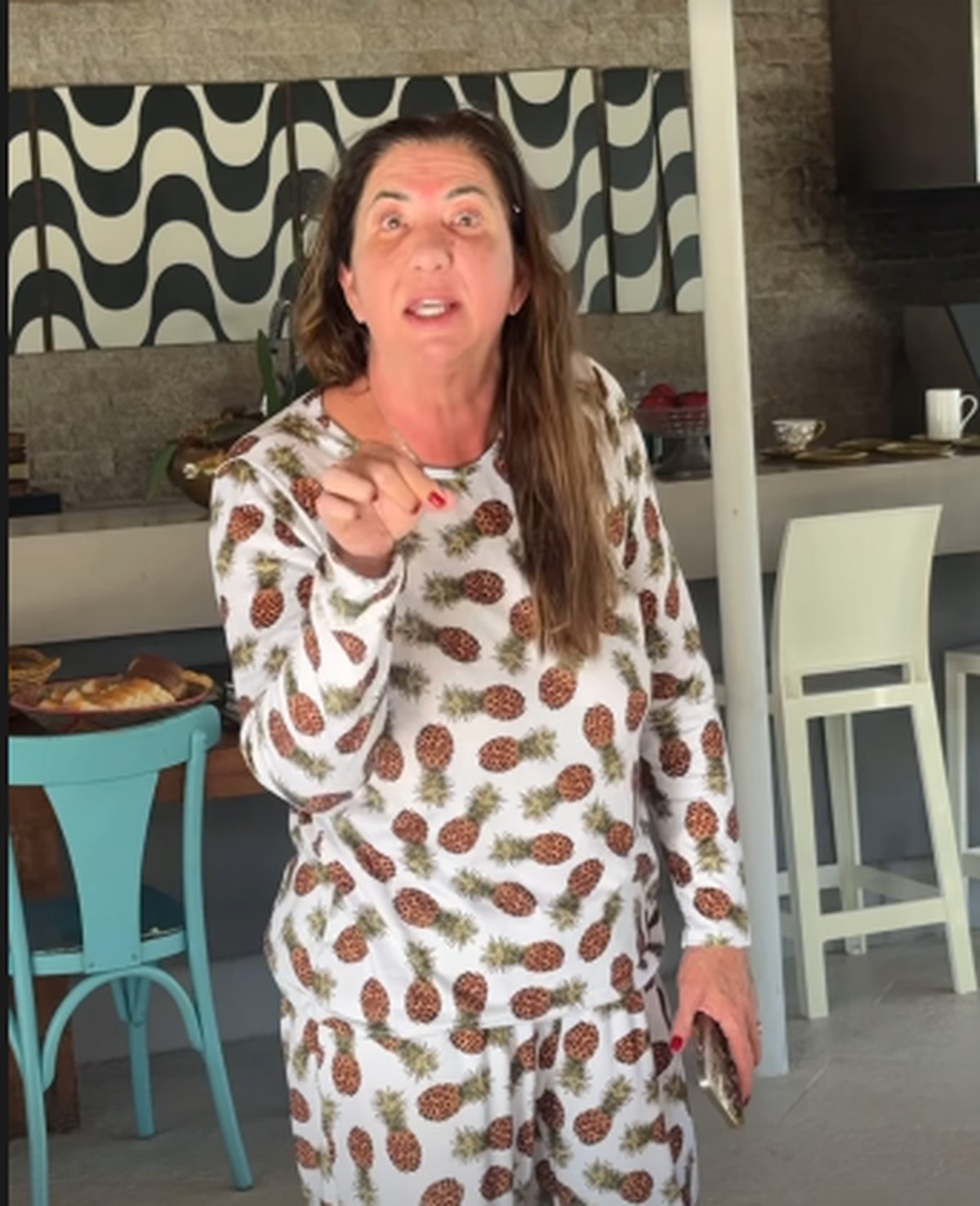 Mãe de Virginia Fonseca critica viagem de férias da filha com time de beleza