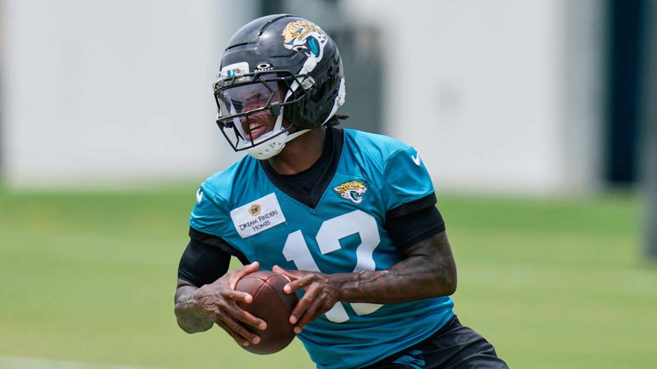 Jaguars contratam Travis Hunter, segunda escolha do draft, por quatro anos
