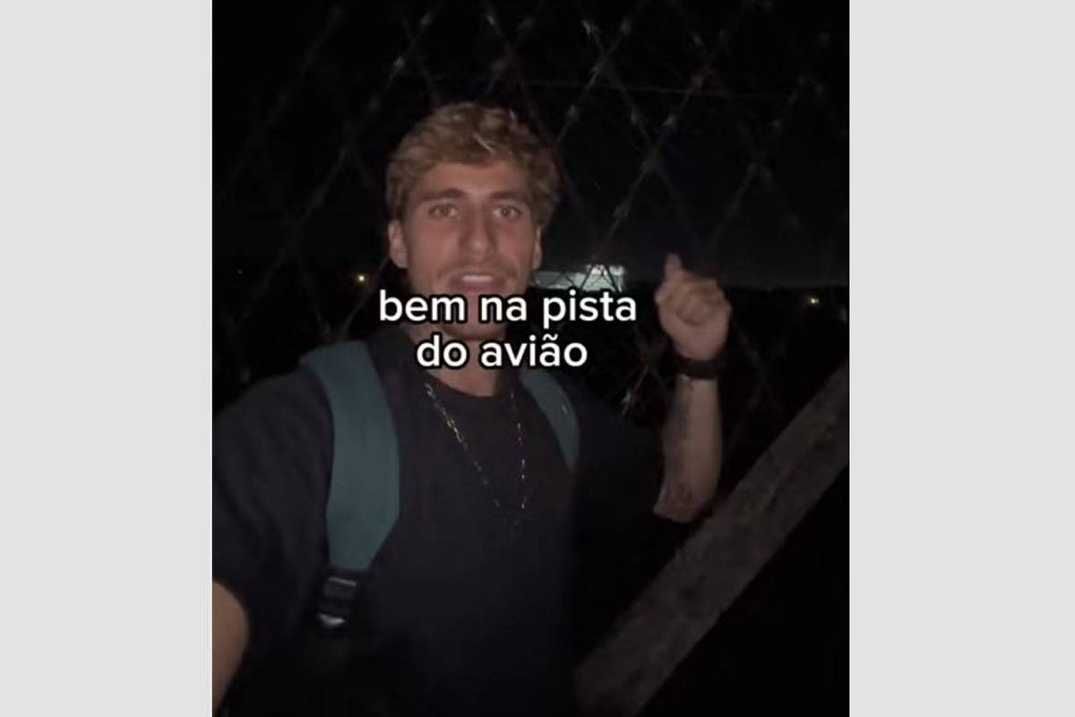 O influencer Thiago Jatobá no vídeo em que invade a área restrita para pousos e decolagens do aeroporto do Galeão, na zona norte do Rio (Foto: Reprodução/redes sociais)