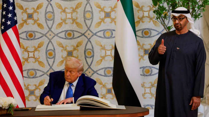 EUA e Emirados Árabes Unidos firmam parceria para construir centro de dados de IA em Abu Dhabi