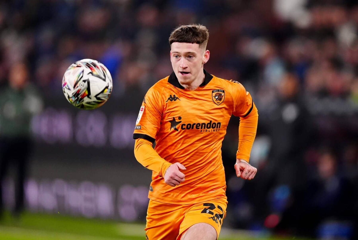 Louie Barry é negociado pelo Aston Villa e deve se transferir para o Hull City