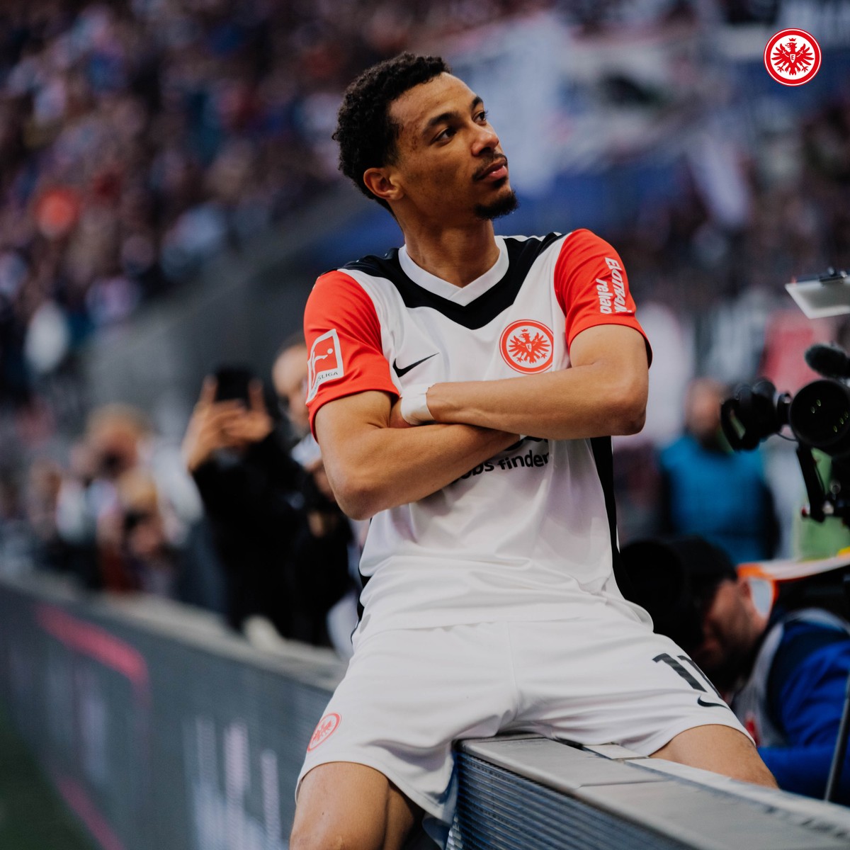 Liverpool fecha acordo de R$ 590 milhões para contratar Hugo Ekitike do Eintracht Frankfurt