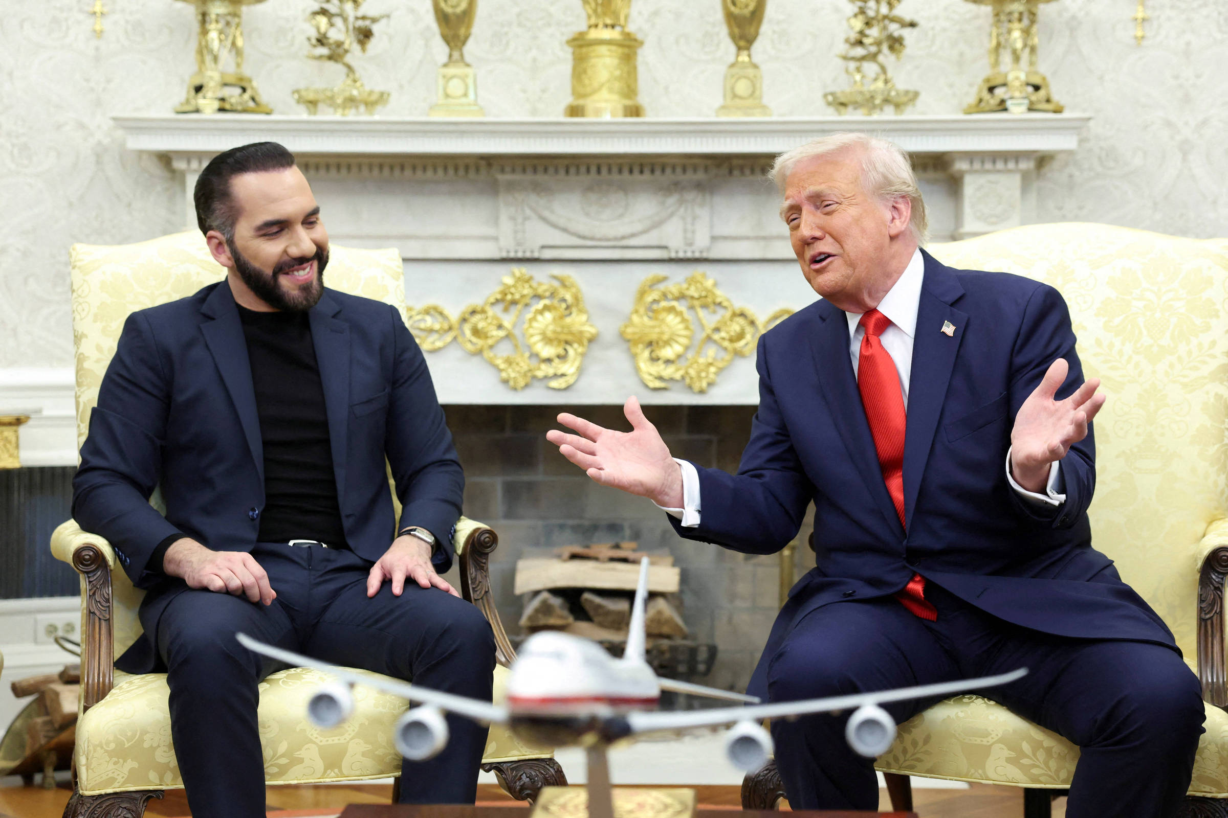 El Salvador se beneficia da deportação de imigrantes promovida por Trump nos EUA
