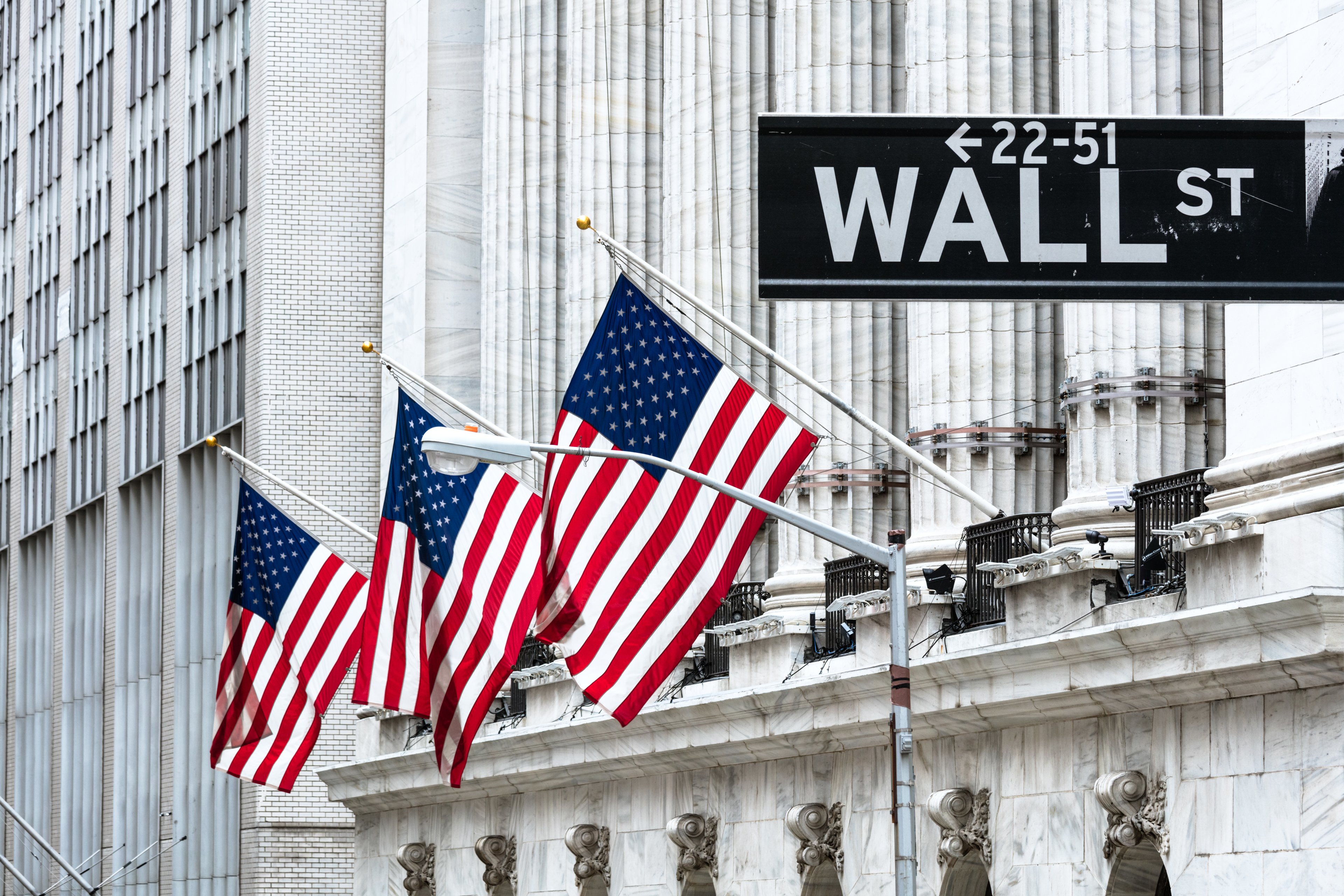 Investidores se preparam para tarifas de Trump com estratégias do passado