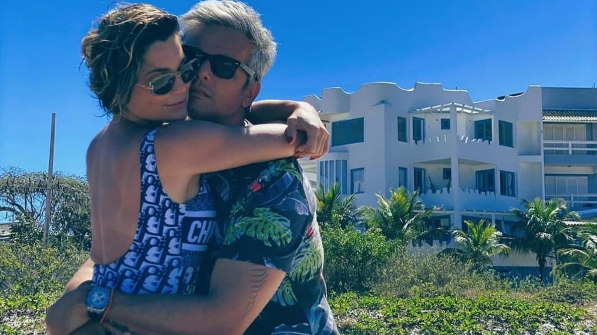 Otaviano Costa esclarece separação de casas e nega crise com Flávia Alessandra