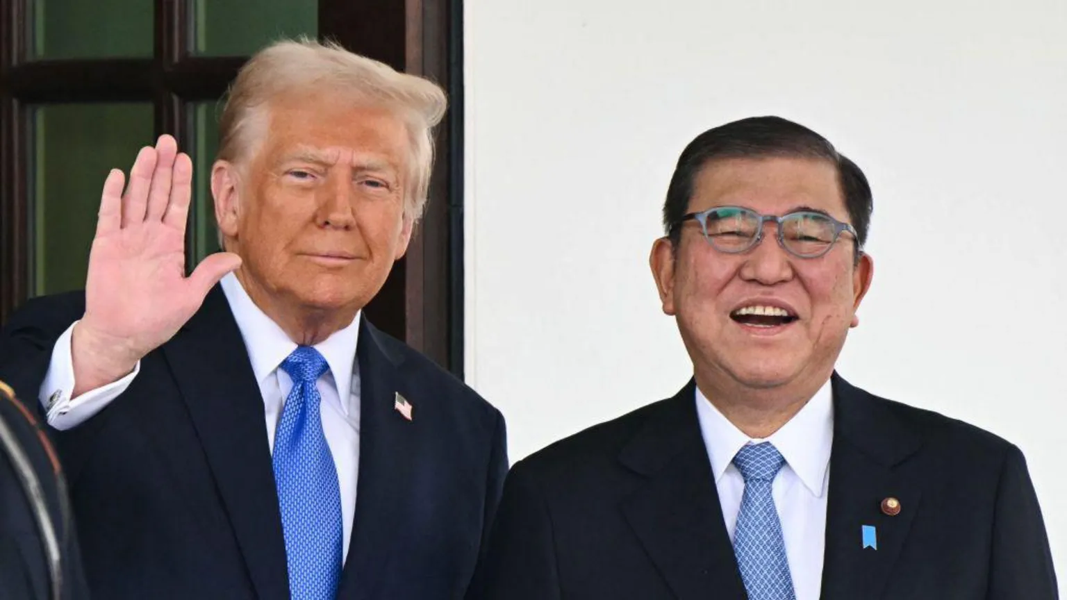 Trump firma acordo comercial com Japão que inclui tarifa de 15% e investimentos de US$ 550 bilhões