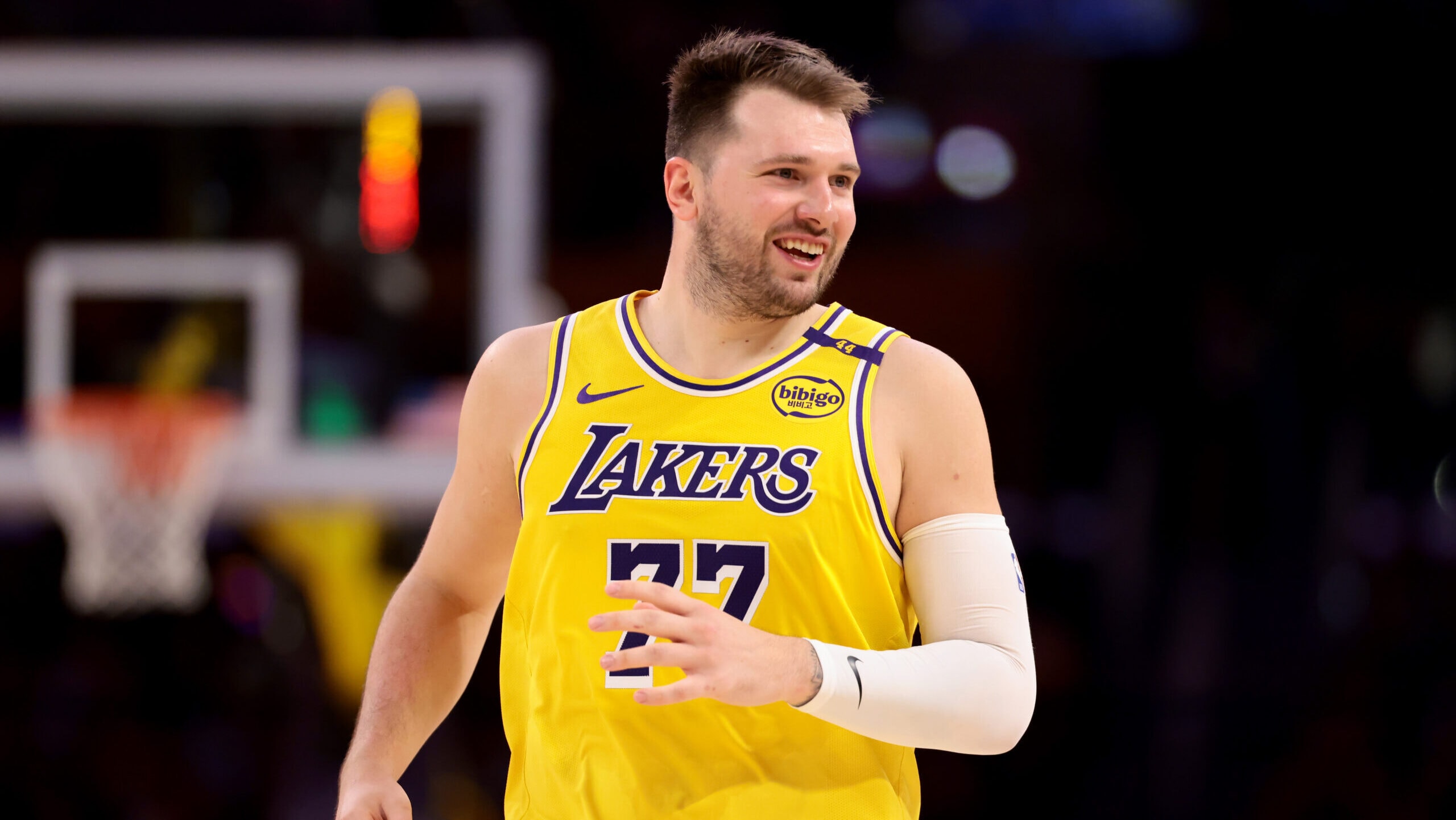 Luka Dončić fecha contrato de 3 anos e US$ 165 milhões com o Los Angeles Lakers