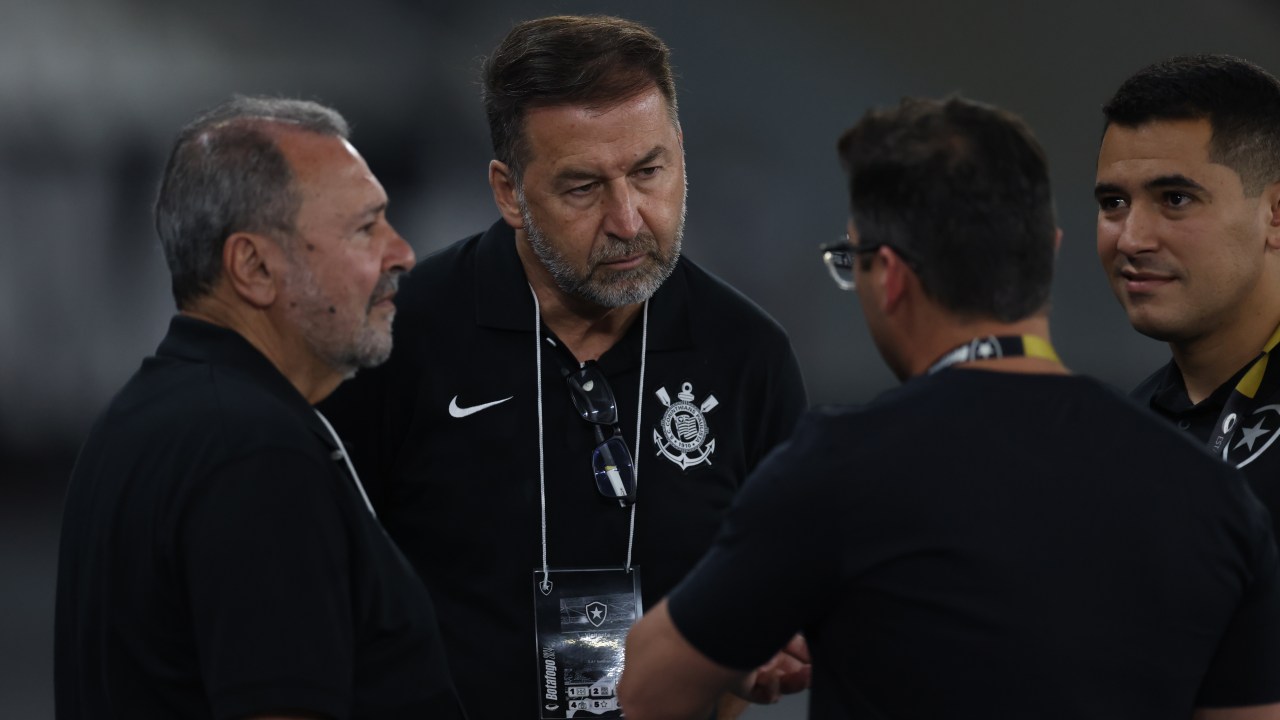 Corinthians defende Augusto Melo após indiciamento da Polícia Civil