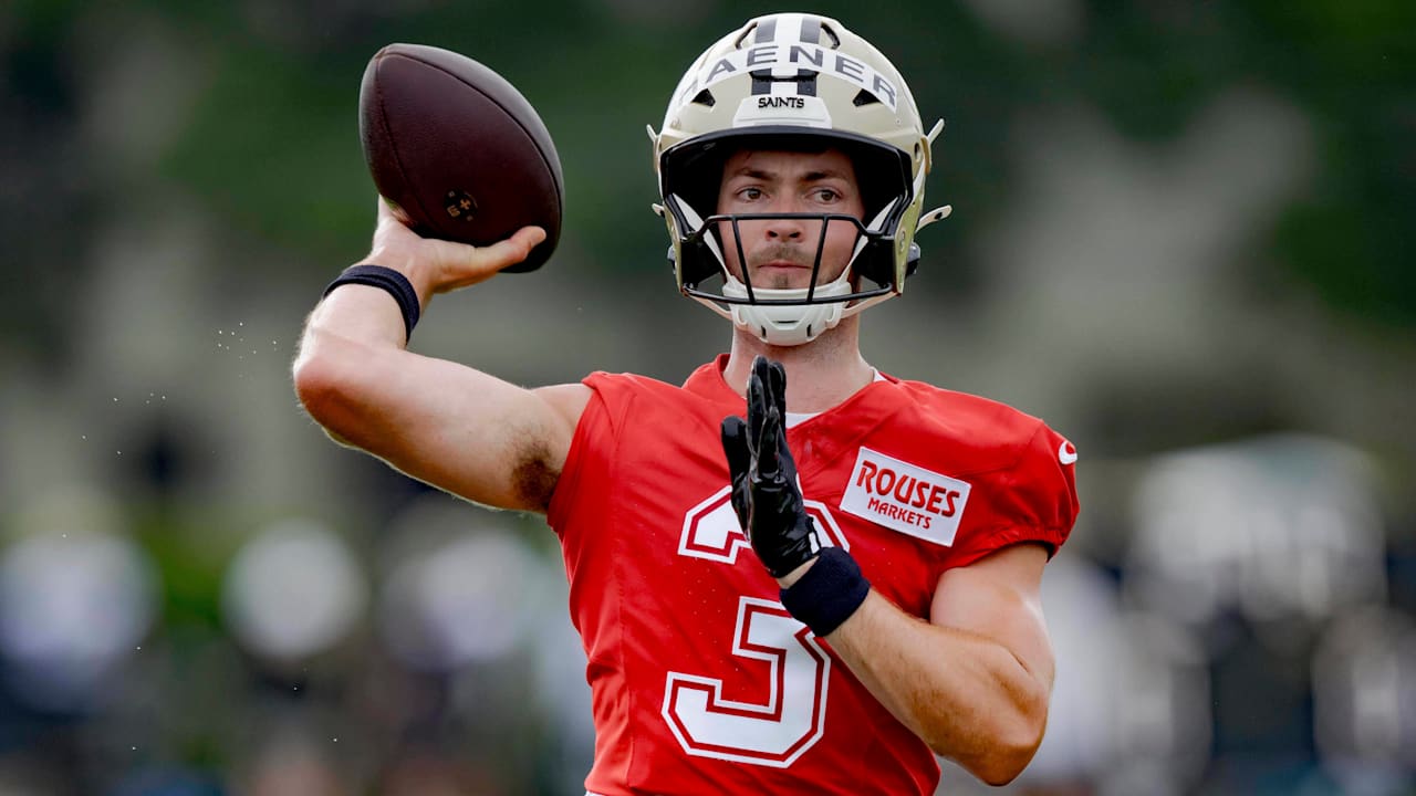 Jake Haener tem chance real de brilhar na disputa pelo comando dos Saints
