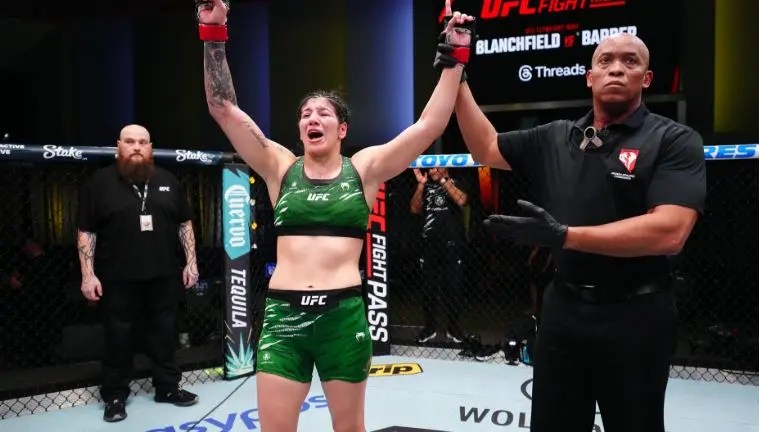 Ketlen Vieira em vitória no UFC Vegas 107. (Foto: Reprodução/Twitter/UFC)