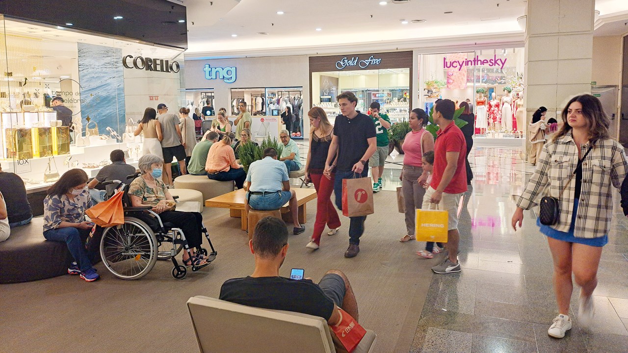 Shoppings superam lojas tradicionais e dominam o varejo brasileiro