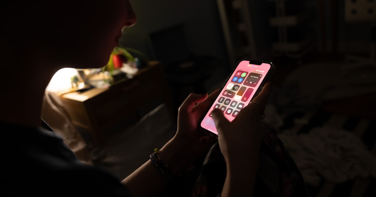 O uso de redes sociais por crianças e adolescentes está no alvo de diferentes governos nacionais (Foto: Spencer Platt/Getty Images)