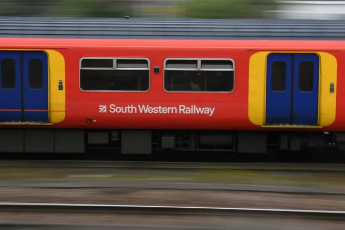 South Western Railway é reestatizada e marca início da renacionalização ferroviária no Reino Unido