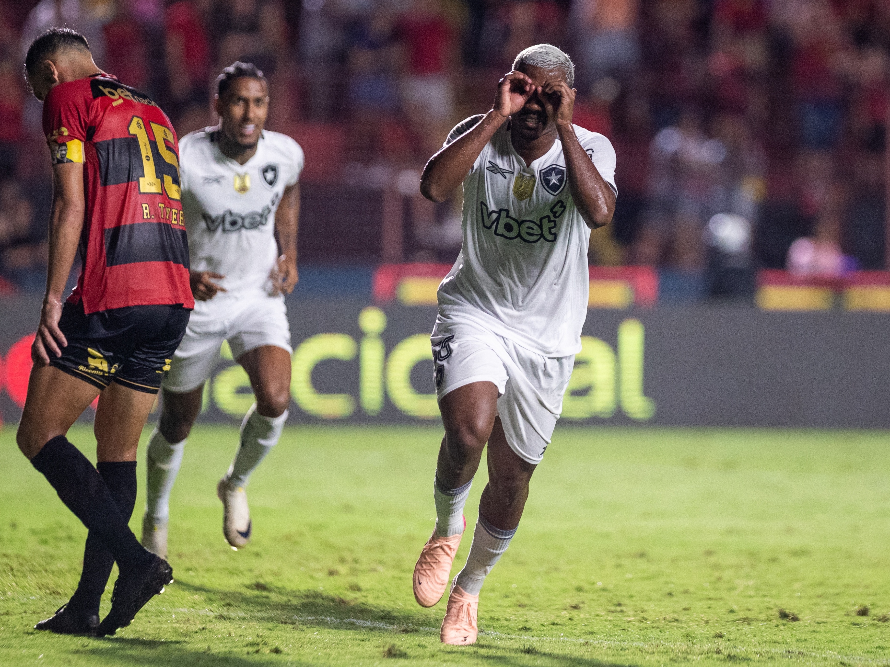 Cuiabano marca no fim e complica situação do Sport na competição
