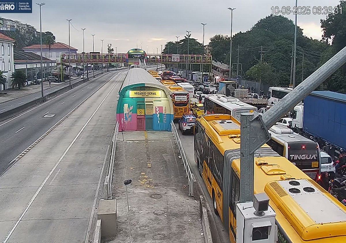 Operação policial no Rio gera caos e feridos com fechamento de vias principais