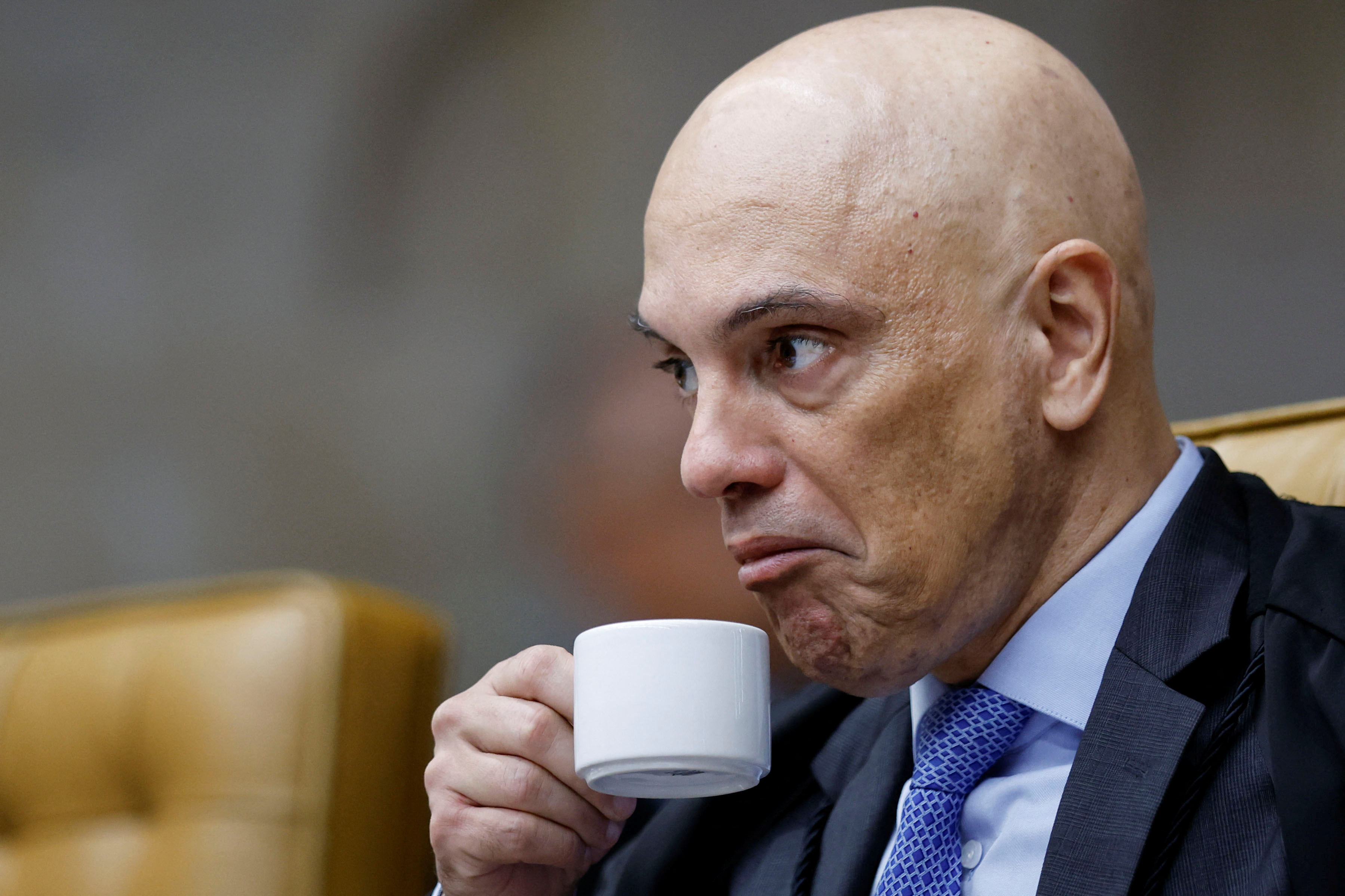 Governo conquista vitória no decreto do IOF e Netflix se destaca no varejo dos EUA