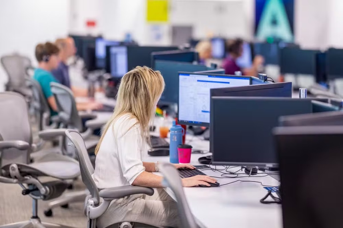 Escala de nove dias de trabalho a cada quinzena é menor que a atual de seis dias de trabalho por um e maior que a proposta de quatro dias de trabalho por três da deputada Erika Hilton. (Foto: Bloomberg)