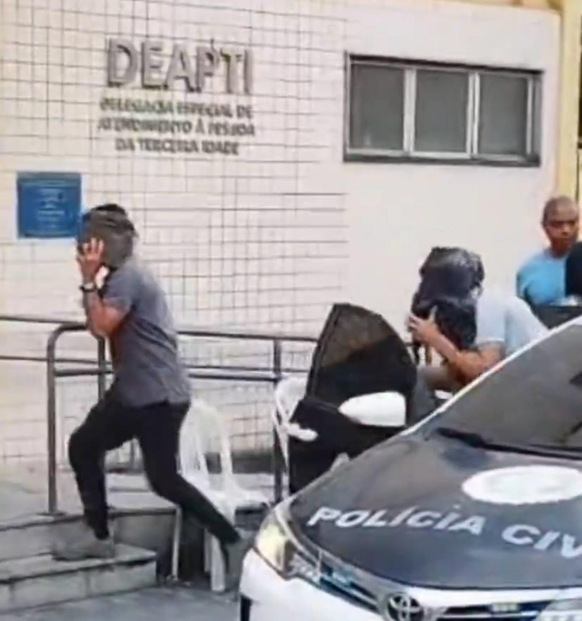 Golpe do falso empréstimo: Delegacia da Terceira Idade estoura call center clandestino e prende quatro pessoas (Foto: Reprodução)