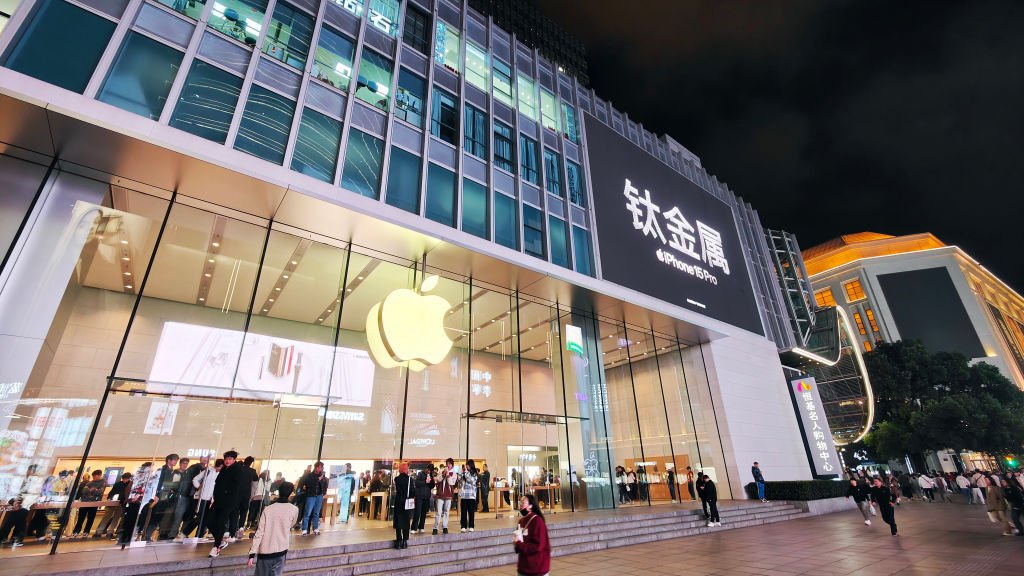 Vendas de iPhones na China crescem 8% no segundo semestre após dois anos de queda