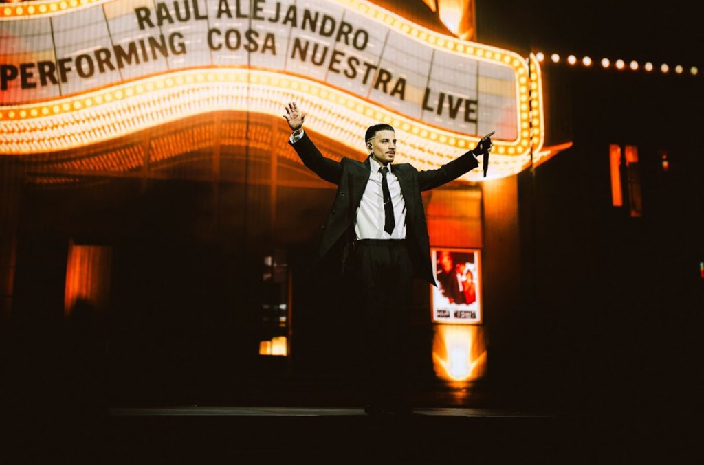 Rauw Alejandro iniciou sua turnê mundial "Cosa Nustra". Aqui está a setlist do primeiro show, que ocorreu em Seattle. (Foto: Reprodução)