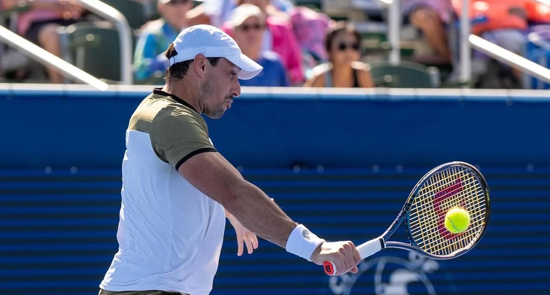 Romboli avança à semifinal em torneio de grama, enquanto Boscardin é eliminado