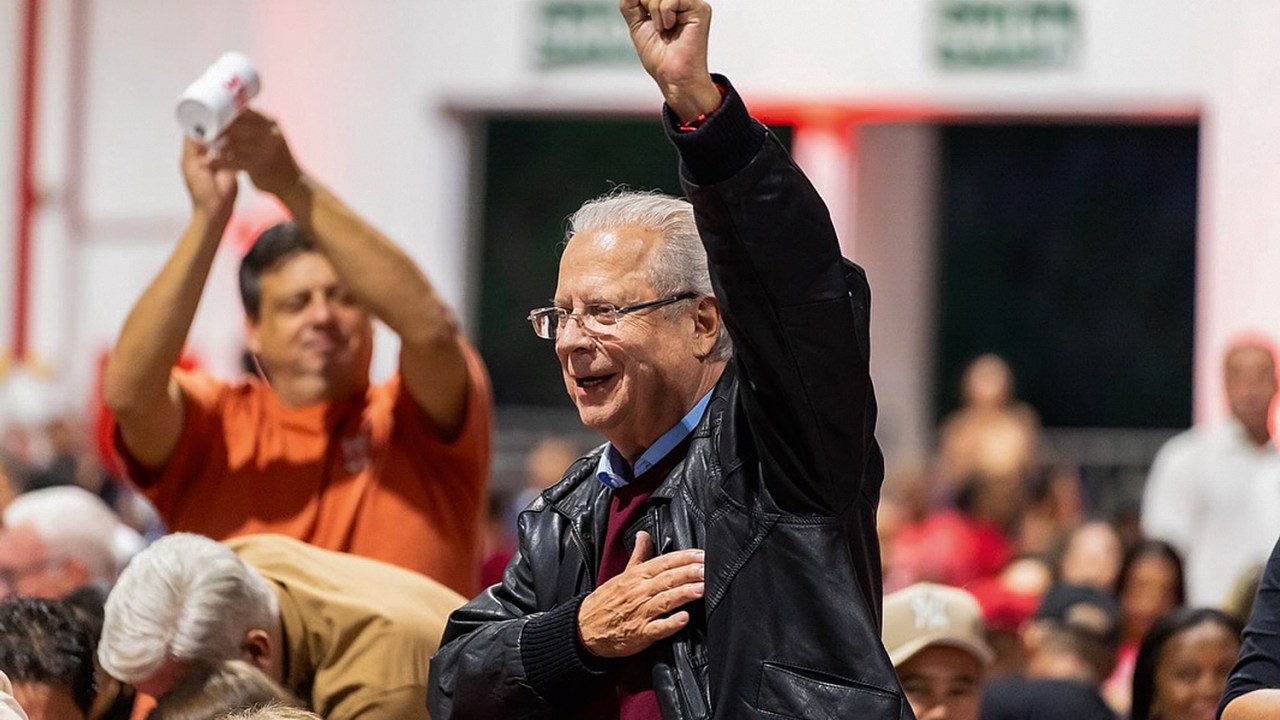 José Dirceu retorna à liderança do PT após 20 anos da vitória de Lula