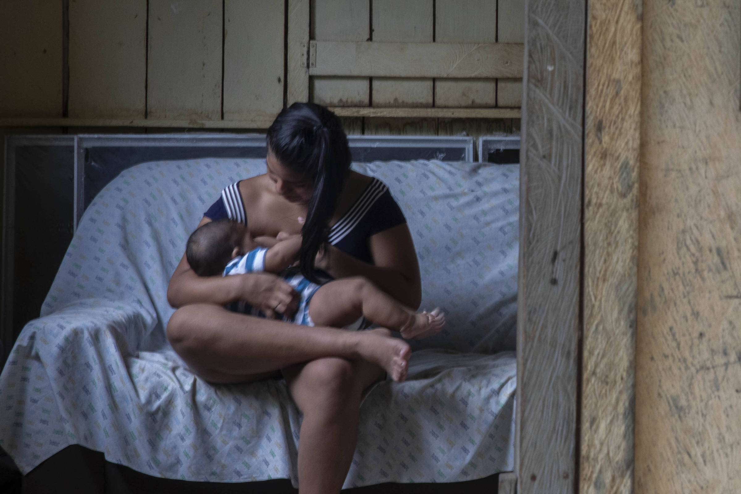 1 em cada 23 adolescentes brasileiras dá à luz anualmente, aponta estudo recente