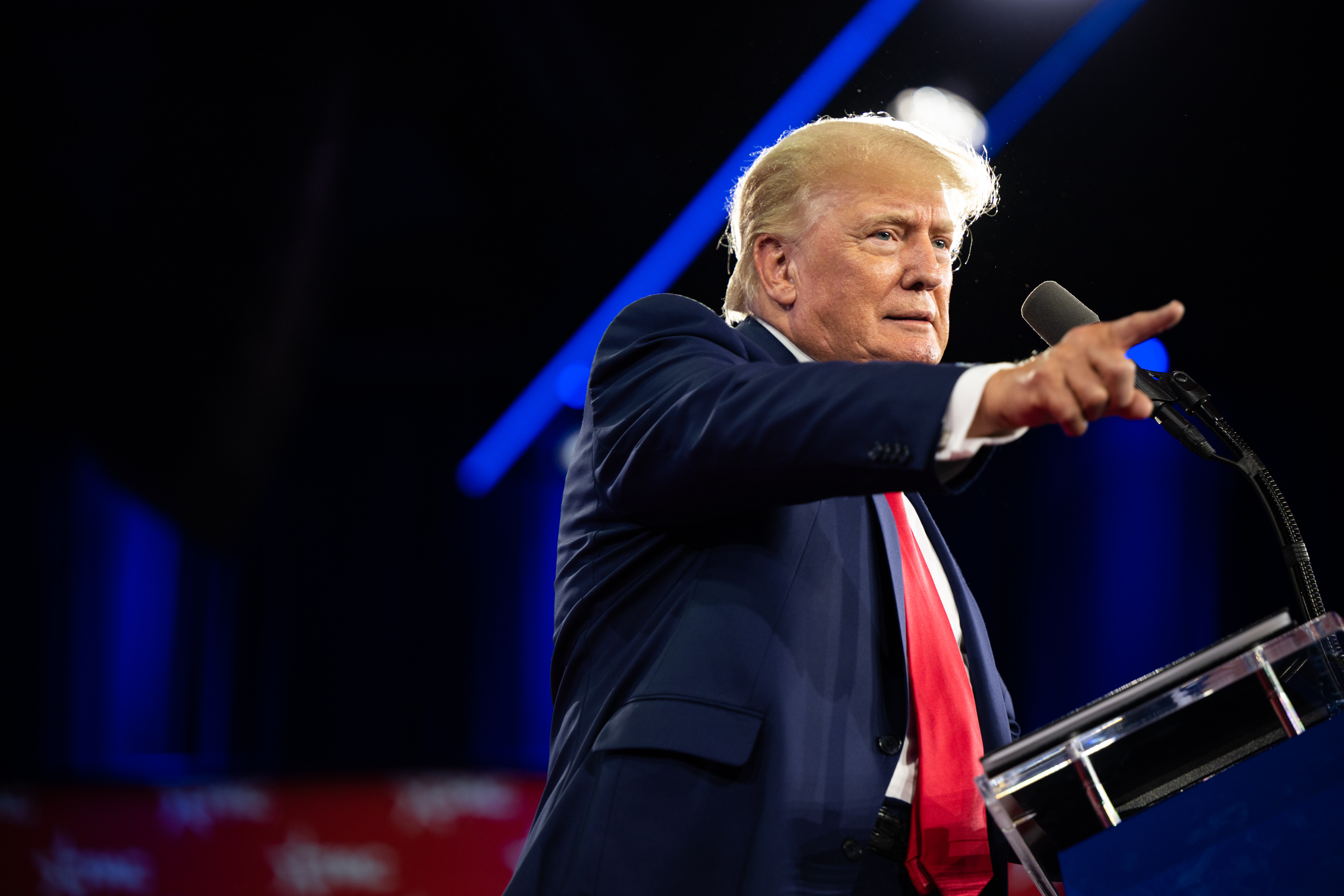 Trump é acusado de enviar desenho obsceno enquanto Harper’s se prepara para abrir em Bangkok