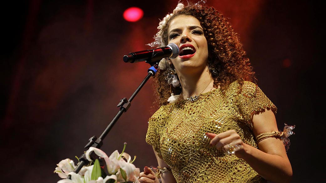 Orquestra Ouro Preto e Vanessa da Mata se unem em concerto especial em Curitiba