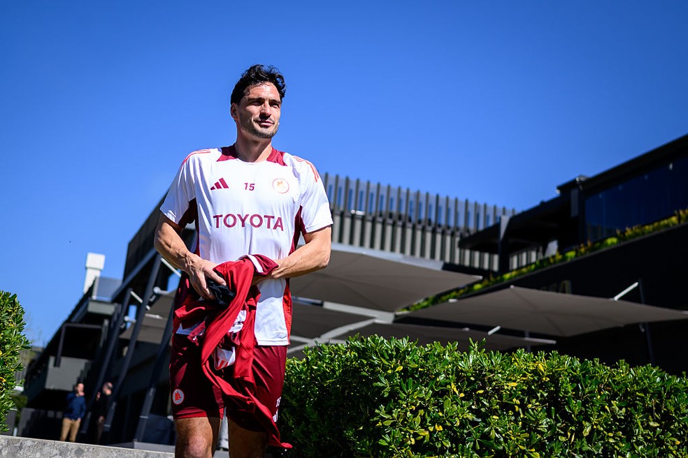 Mats Hummels, da Roma, se aposentará no final da temporada 2024/25 (Foto: Getty Images)