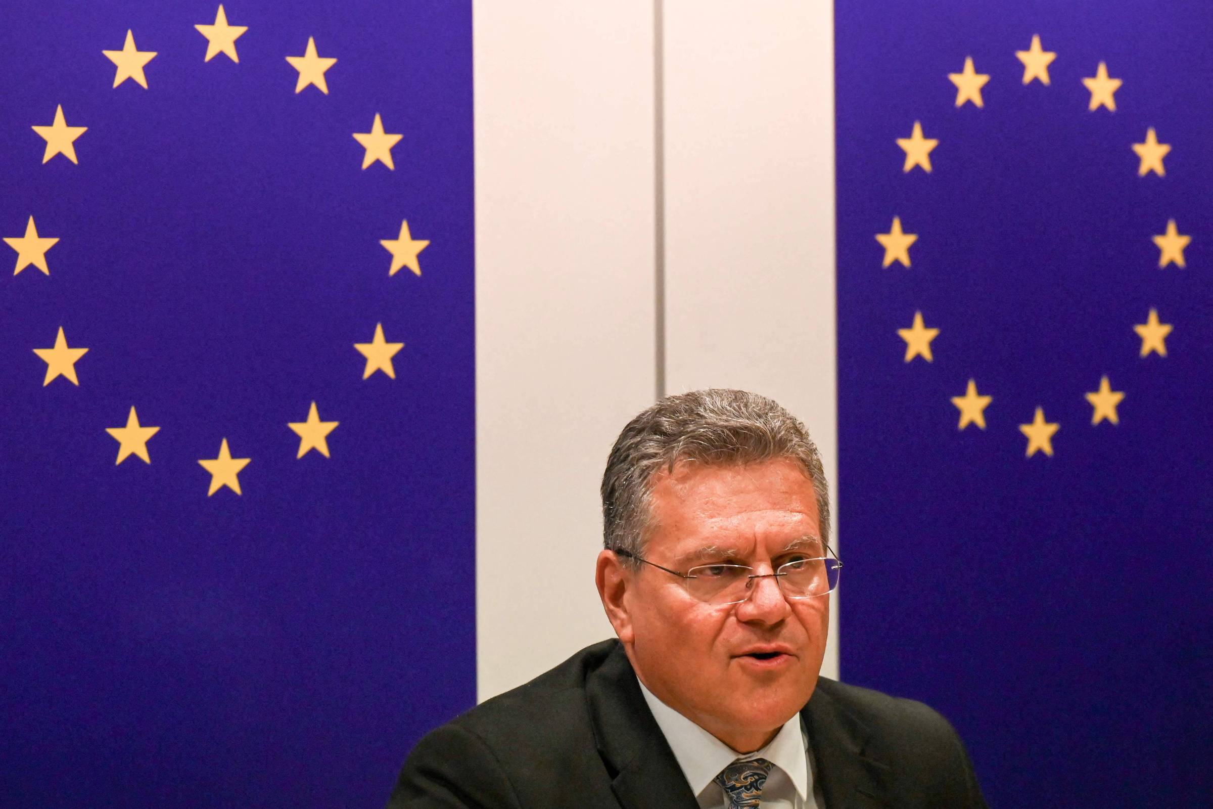 UE sugere nova taxa sobre importações de roupas da China