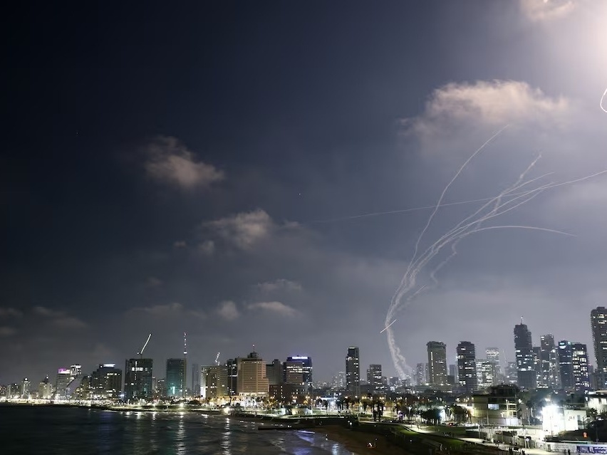 Militares dos EUA colaboram na defesa de Tel Aviv durante tensões no Oriente Médio
