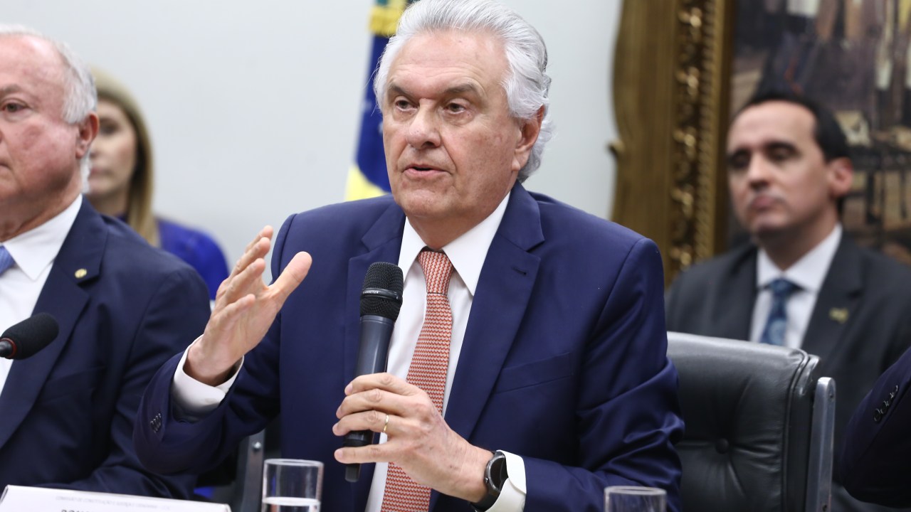 União Brasil declara obstrução total no Congresso, anuncia Caiado