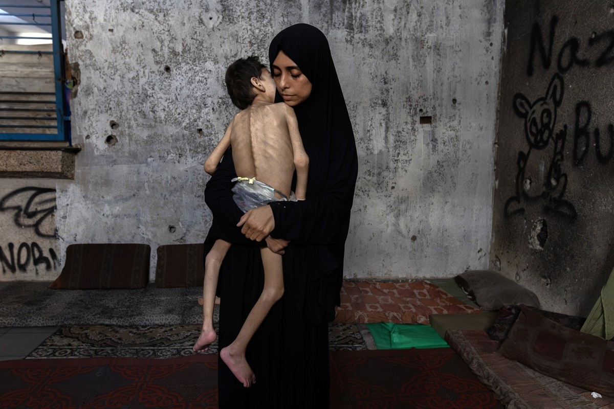 Preços de alimentos básicos aumentam drasticamente em Gaza durante conflito