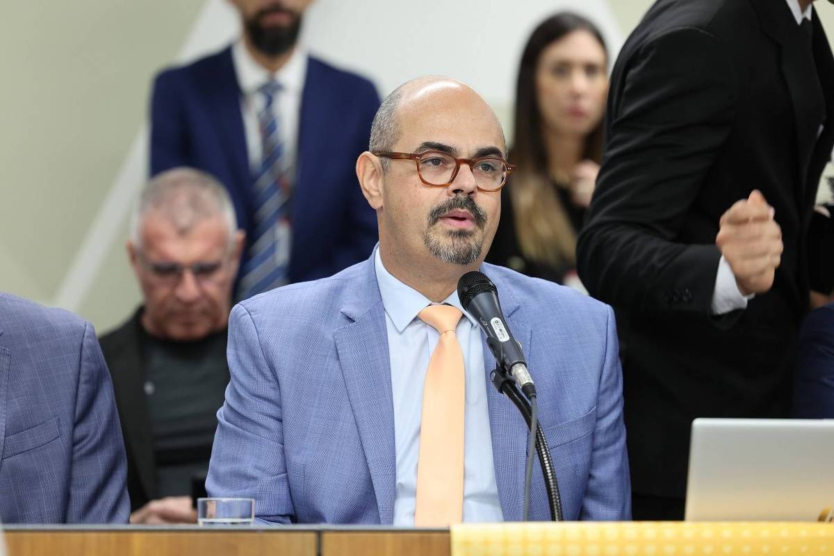 Vice de Zema é orientado a suavizar críticas a Lula na campanha em MG