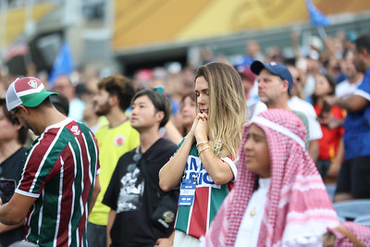 Carol Portaluppi reza e revela susto após vitória emocionante do Fluminense