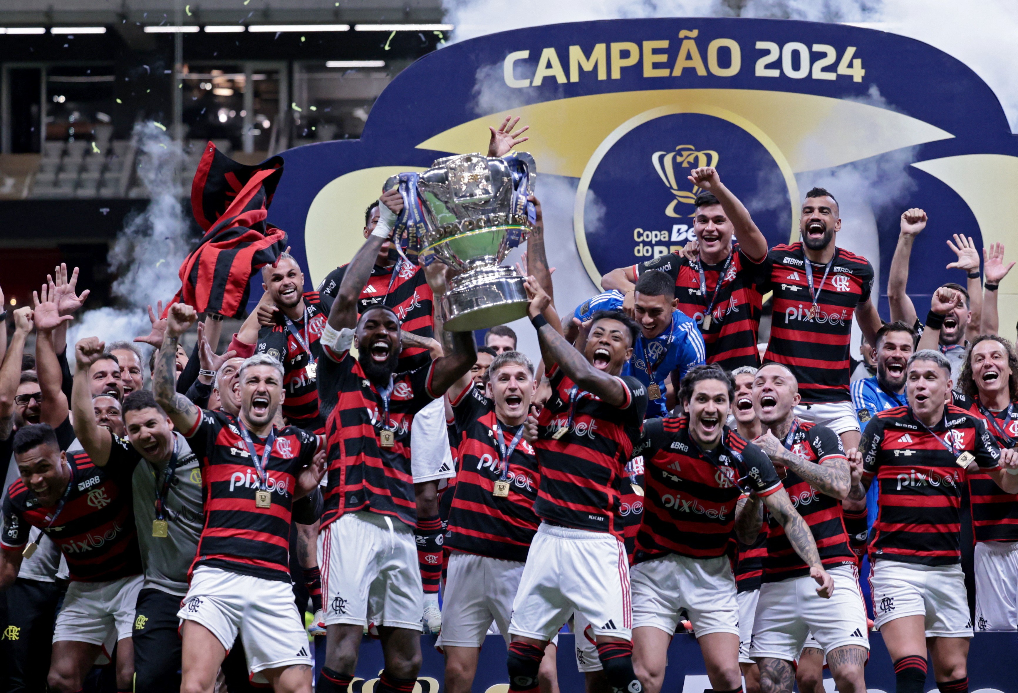 Fla faz história em BH com gol de ídolo e vitória sobre o Atlético
