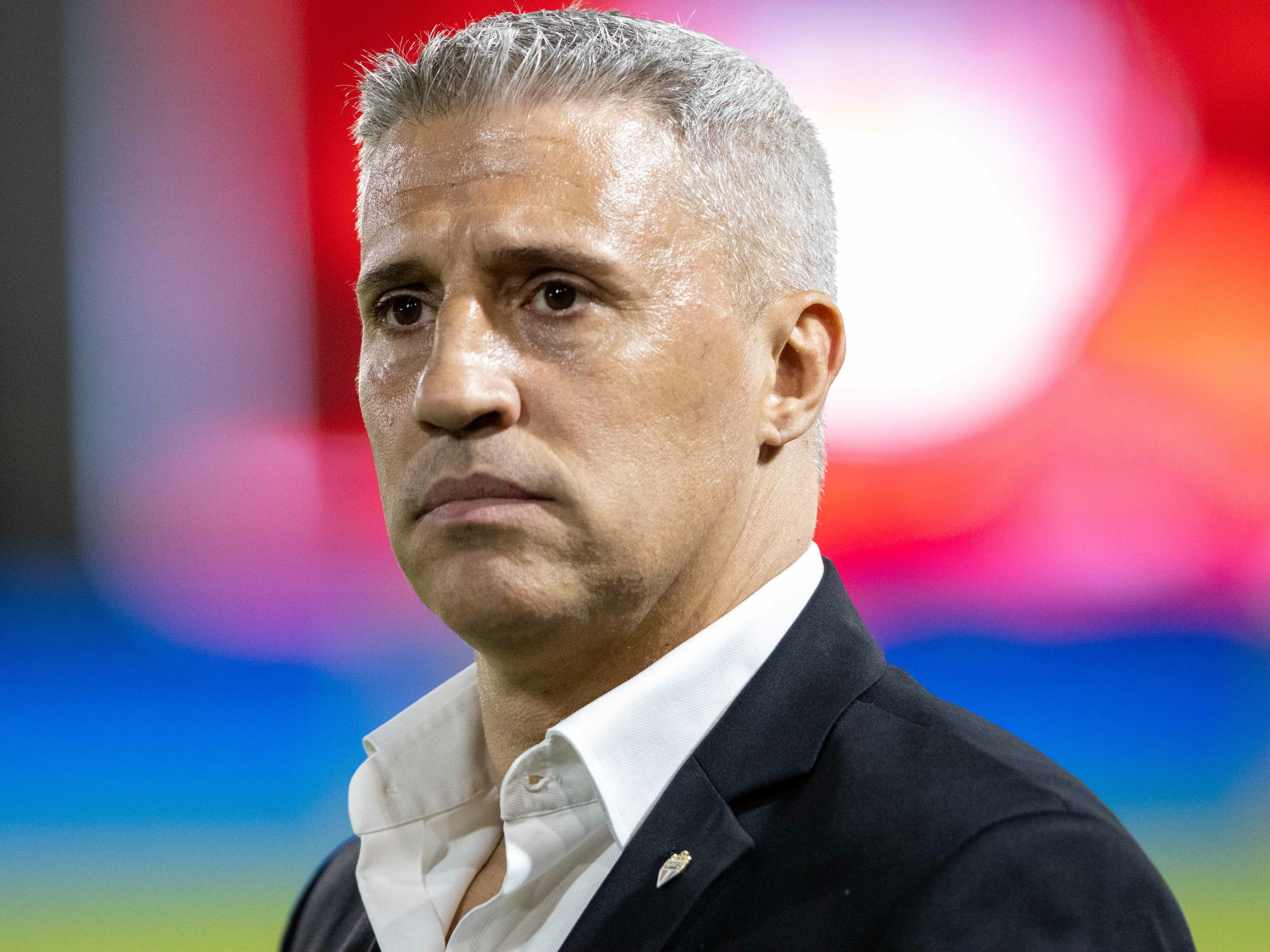 São Paulo mantém confiança em Crespo após empate no segundo jogo da temporada
