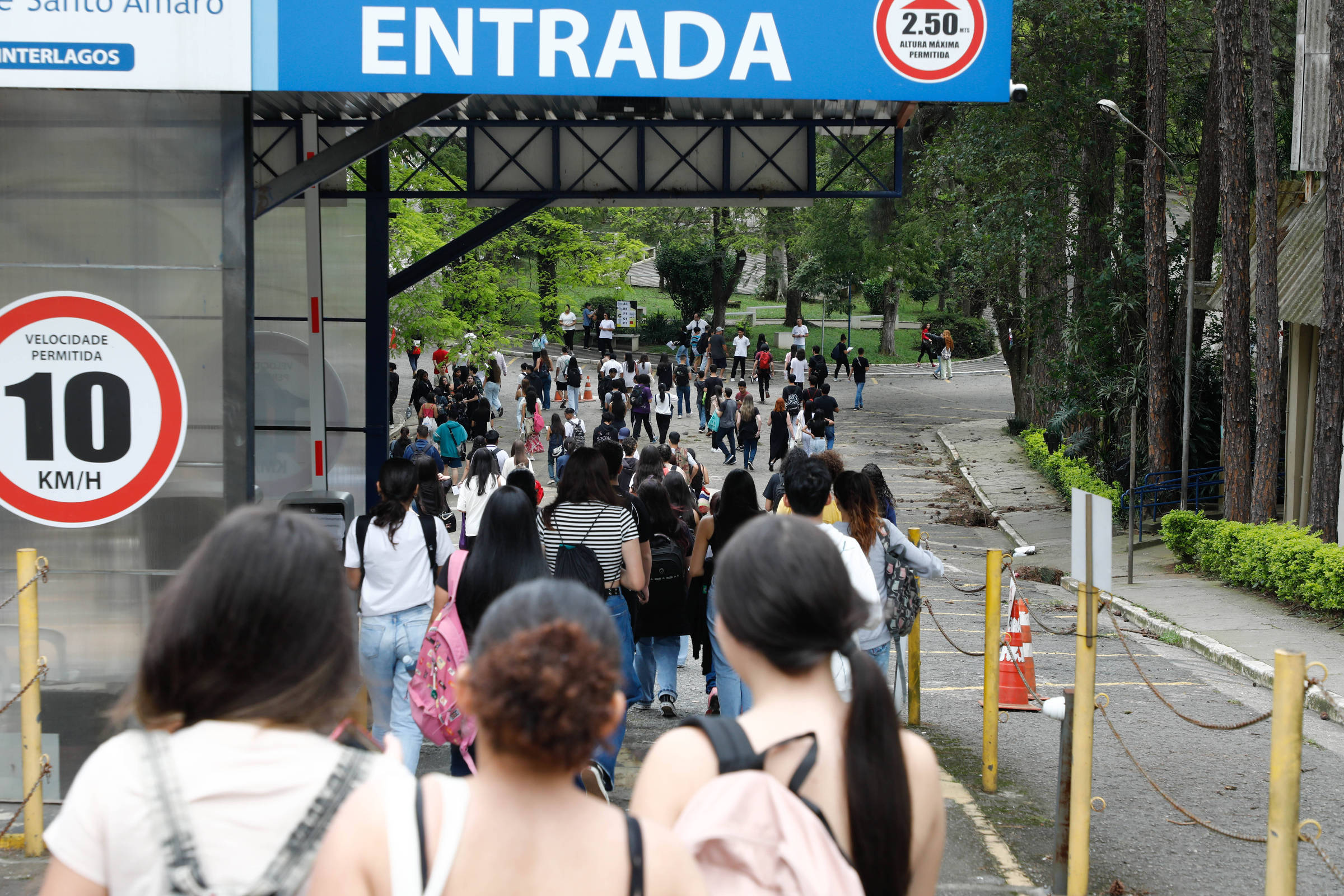 Vereadores do PT apresentam projetos para criação de cursinhos populares