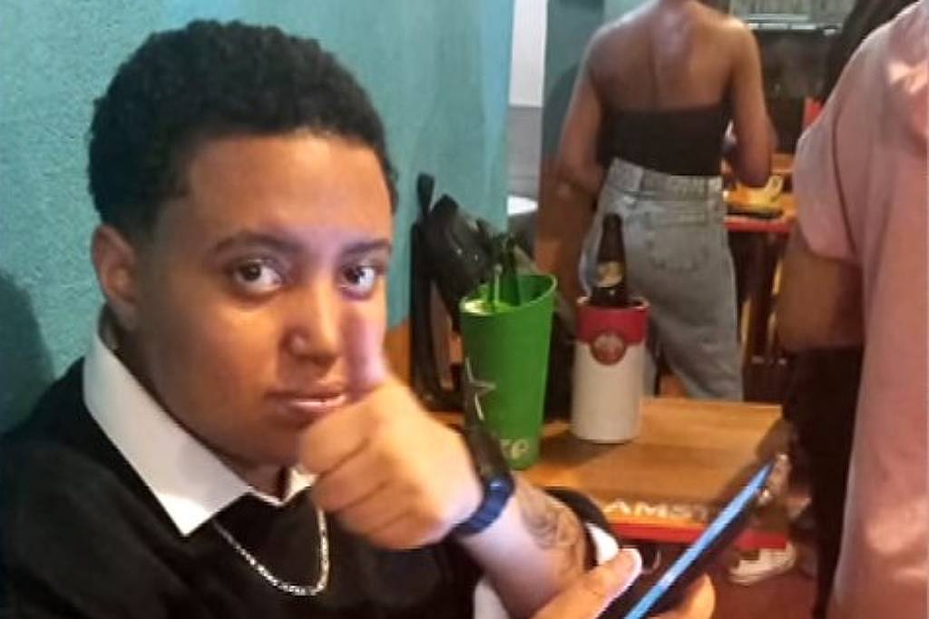 Larrisa Barros Máximo Torres, 22, morreu em acidente durante viagem de moto de aplicativo no último sábado (24). (Foto: Reprodução/TV Globo)