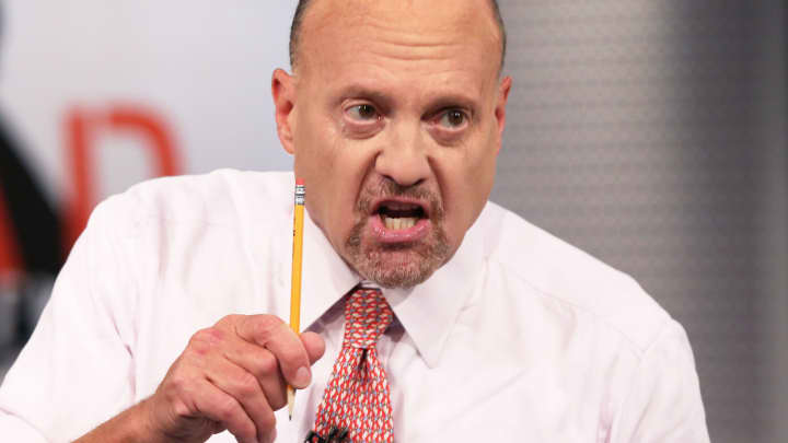 Tarifas de Trump são consideradas irrelevantes por Jim Cramer