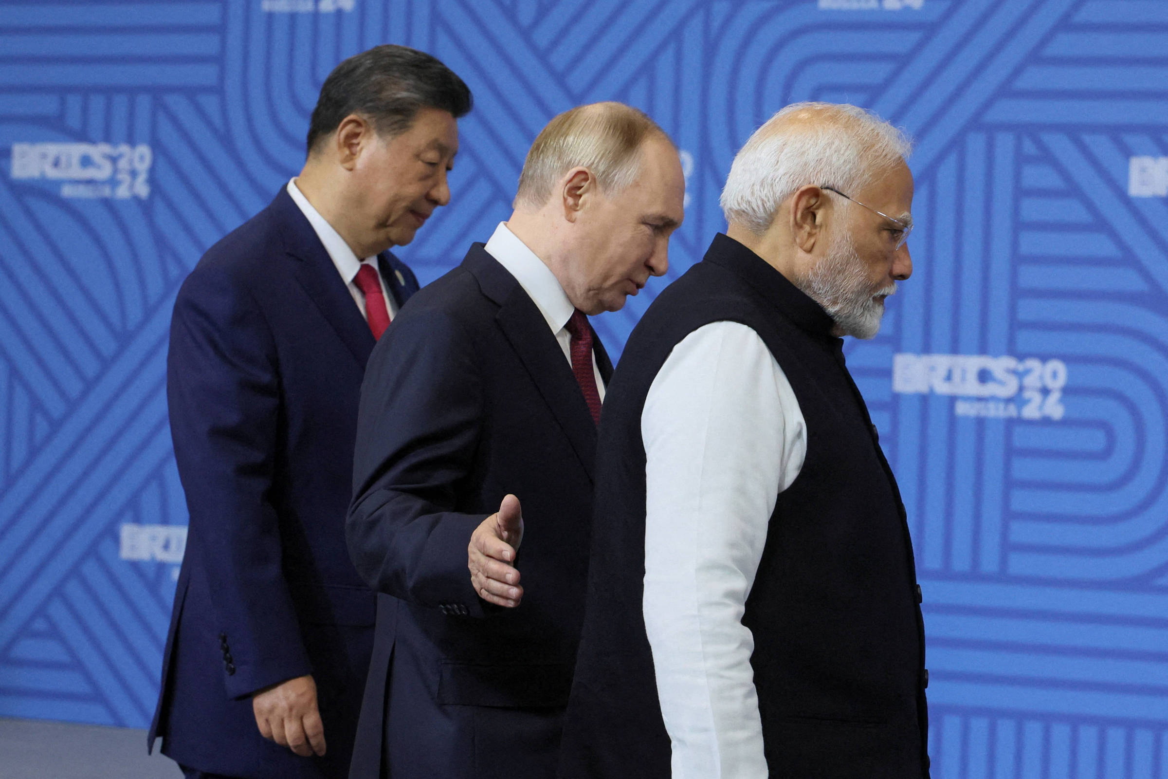 Putin busca apoio da China e da Índia antes de reunião com Donald Trump